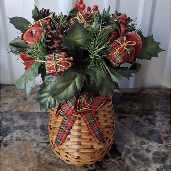 Vintage Christmas Wicker Santa Boot Basket Holiday Decor Centerpiece - Picture 2 of 5